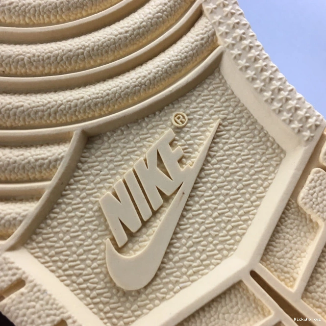 3.0 Shattered High 1 555088-028 - Jordan Retro Air Backboard 0810